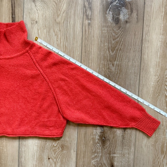 Urban Outfitters Kyla Cropped Turtleneck Sweater - Picture 14 of 16